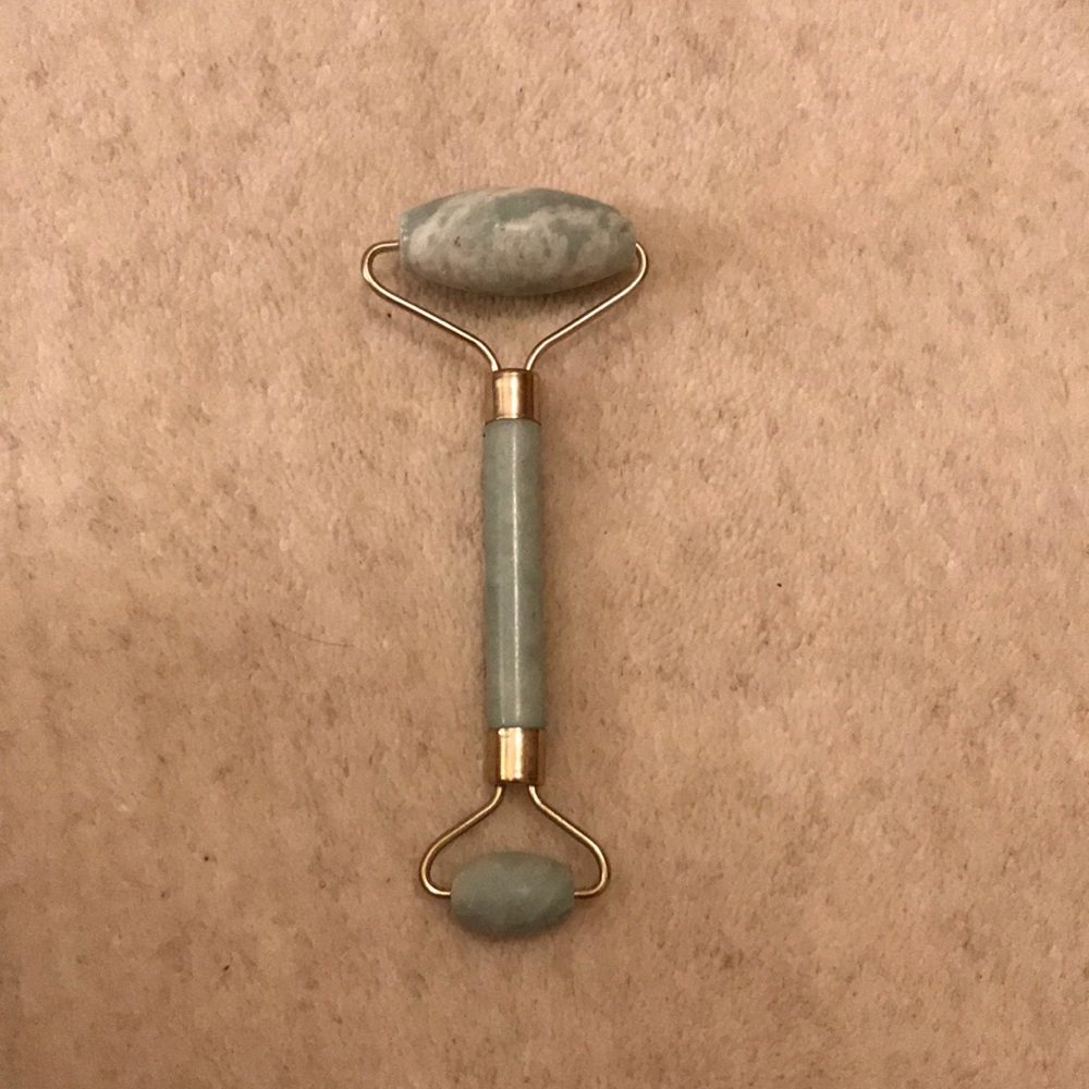 Jade face roller
